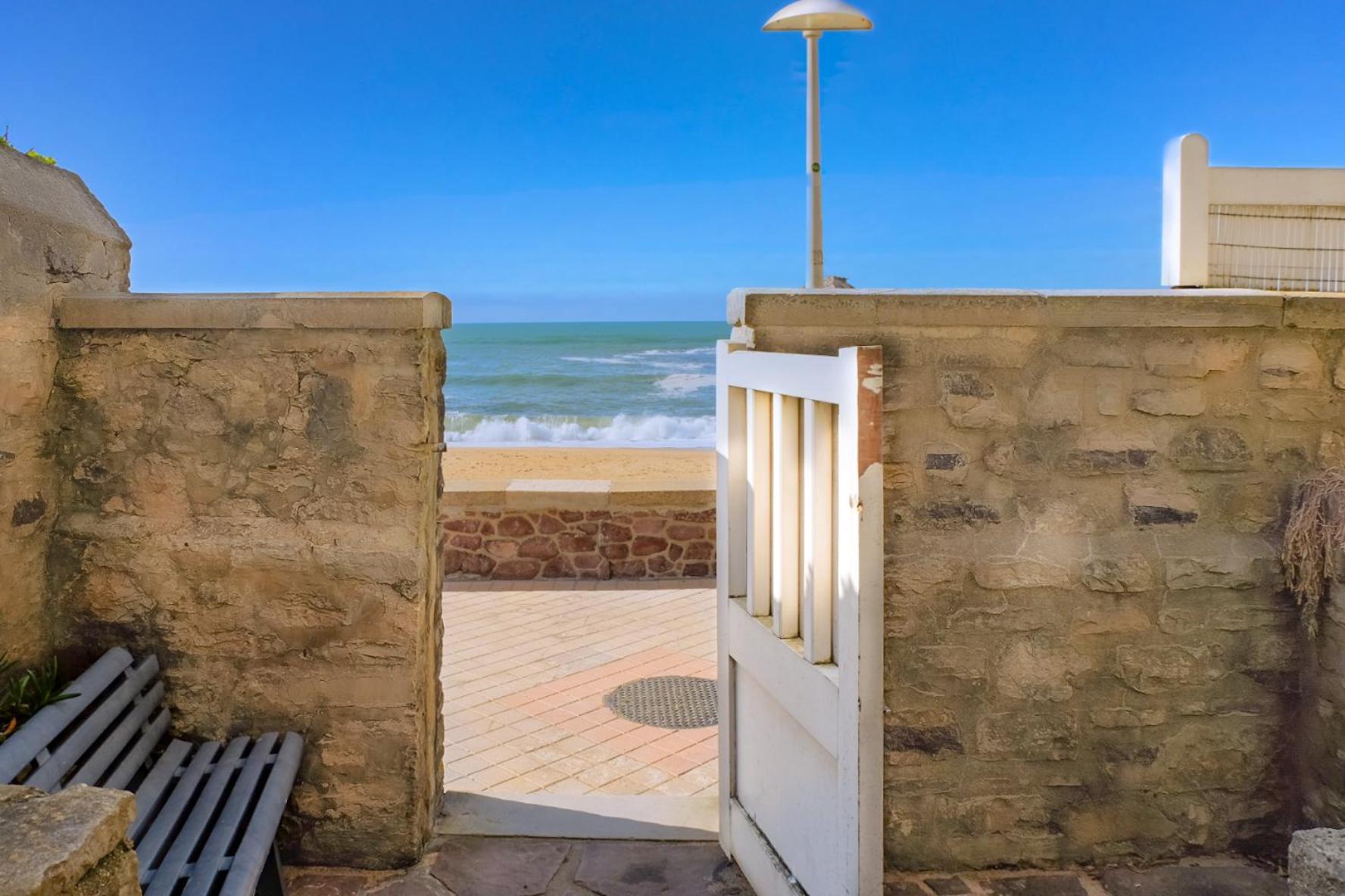 Magnifique Appartement Avec Terrasse, Parking Et Vue Sur L'Ocean Pour 5 Биарриц Экстерьер фото